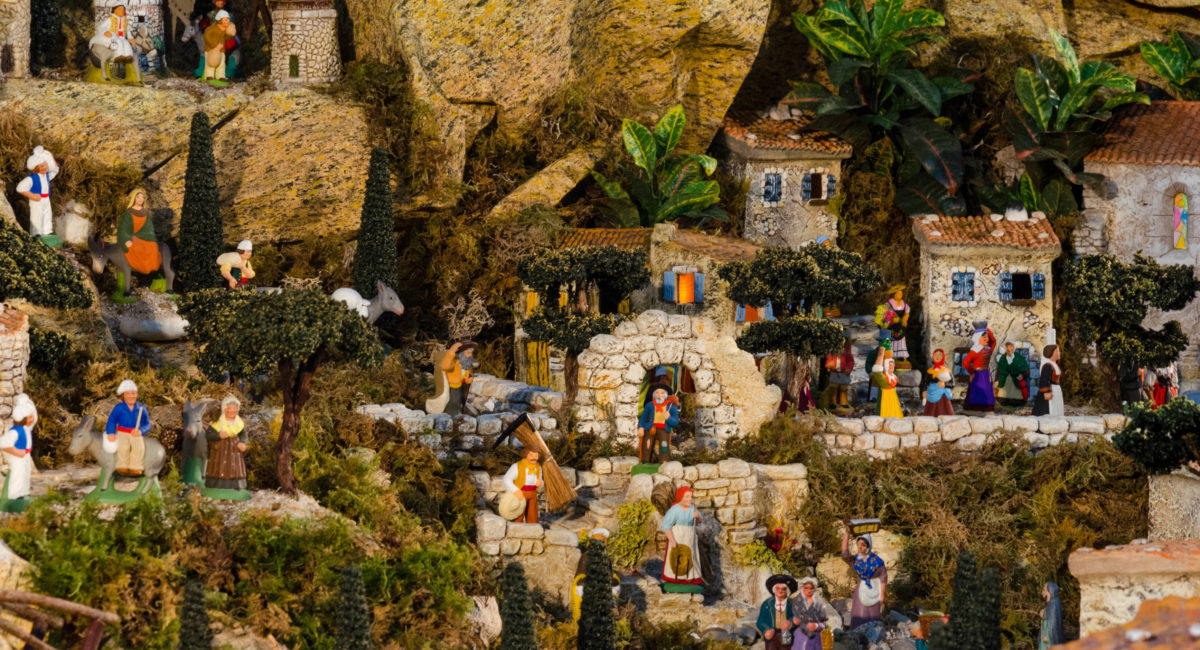 La crèche aux mille santons... - Paroisse Saint François-Xavier