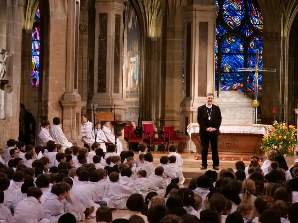 Une belle rencontre pour nos servants de messe ! Paroisse Saint