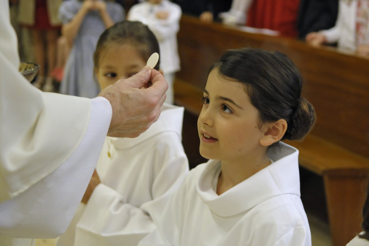 Première communion des enfants du catéchisme Paroisse SaintFrançois