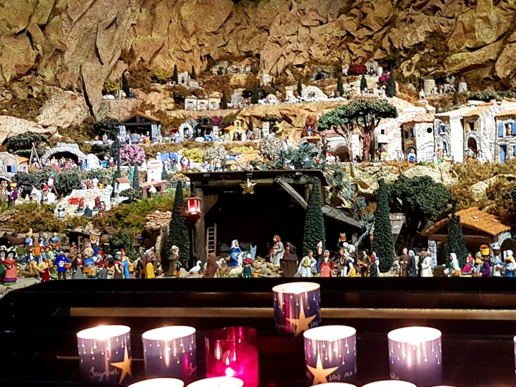 Crèche aux mille santons de 2021 Paroisse SaintFrançoisXavier